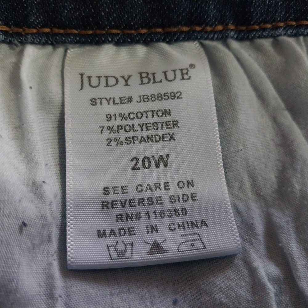Judy Blue Stretch Dark Wash Women's Cropped Jeans 20 W - Picture 13 of 13